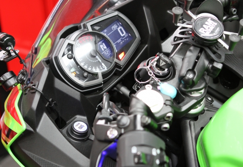 Kawasaki_Ninja400_專用USB_雙充電
